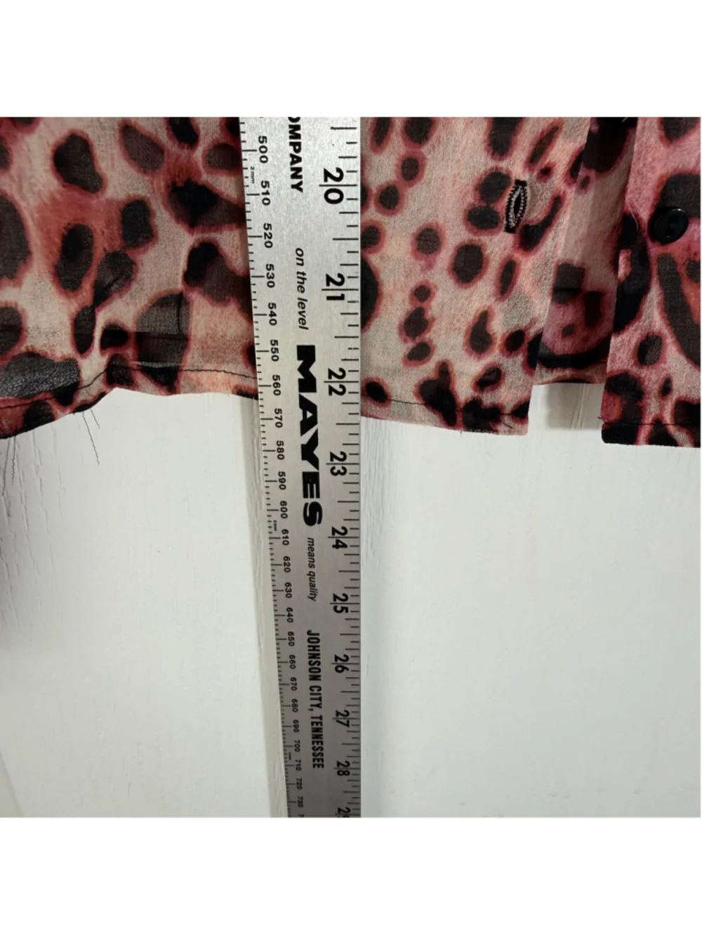 Women's Tahari Blouse Size M Pink Black Leopard Print Long Sleeve Button Down
